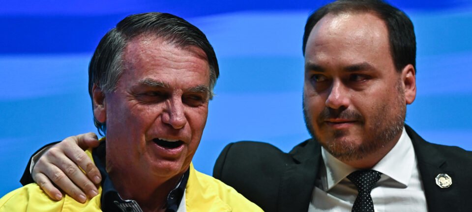 Carlos Bolsonaro desponta na disputa ao Senado por Santa Catarina, indica Neokemp 2 ocrente 1761197634