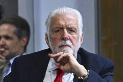 Artigo questiona atuação de Jaques Wagner em governo acusado de simpatizar com Hamas 12 ocrente 1761344243