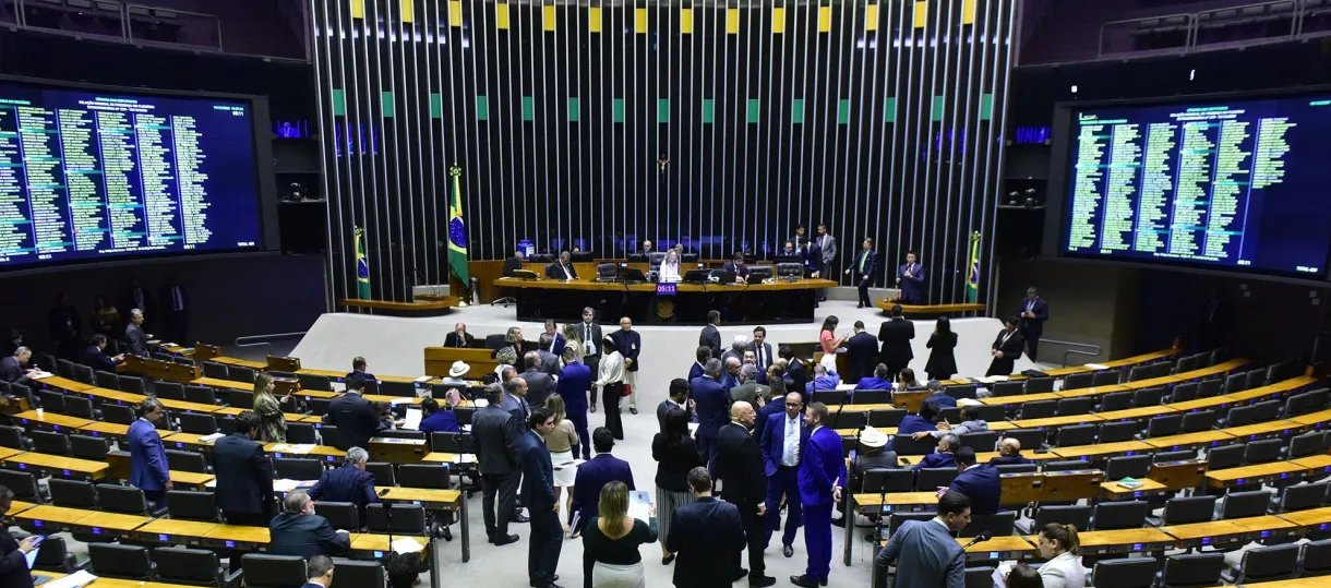Câmara aprova urgência para proposta que oficializa a Bancada Cristã 2 ocrente 1761345136