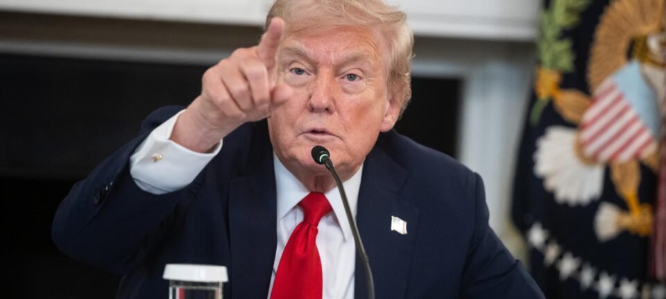 Trump impõe tarifa extra de 10% ao Canadá após polêmica com vídeo de Ronald Reagan 2 ocrente 1761430680