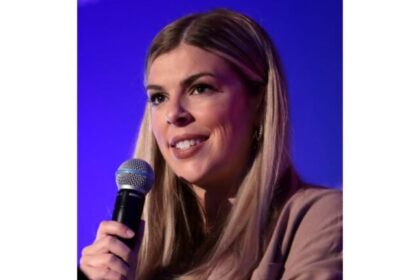 Podcaster cristã Allie Beth Stuckey lota conferência com 6,7 mil mulheres no Texas 18 ocrente 1761443386