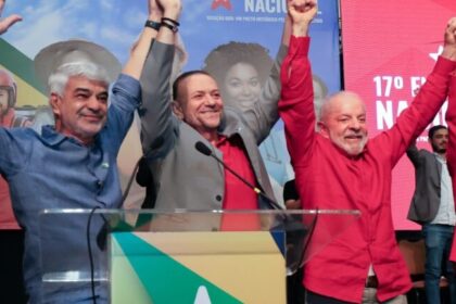 Apoiadores celebram aproximação entre Lula e Trump após encontro de 45 minutos na Malásia 16 ocrente 1761489986