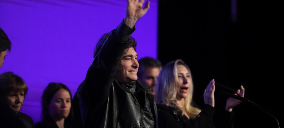 Milei amplia bancada nas eleições de meio de mandato e impõe novo revés ao kirchnerismo 2 ocrente 1761617015