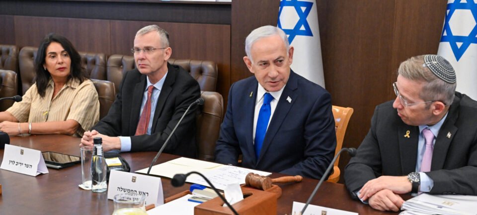Netanyahu ordena novos bombardeios em Gaza após acusar Hamas de romper cessar-fogo 2 ocrente 1761728533