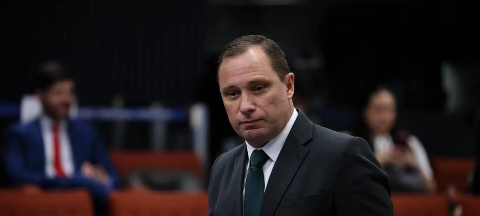 Justiça autoriza retirada de tornozeleira eletrônica de Mauro Cid 2 ocrente 1762203538