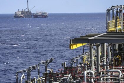 Receita cria “CPF dos imóveis” para identificar aluguel não declarado; Petrobras lança PDV e BC endurece regras para fintechs 8 ocrente 1762229812