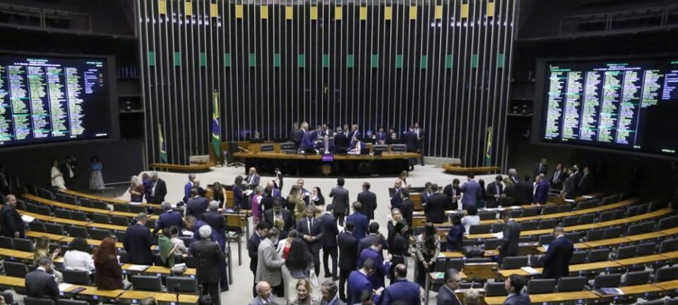 Câmara aprova reajuste de 24% para servidores do Judiciário; veja como cada deputado votou 2 ocrente 1762295009