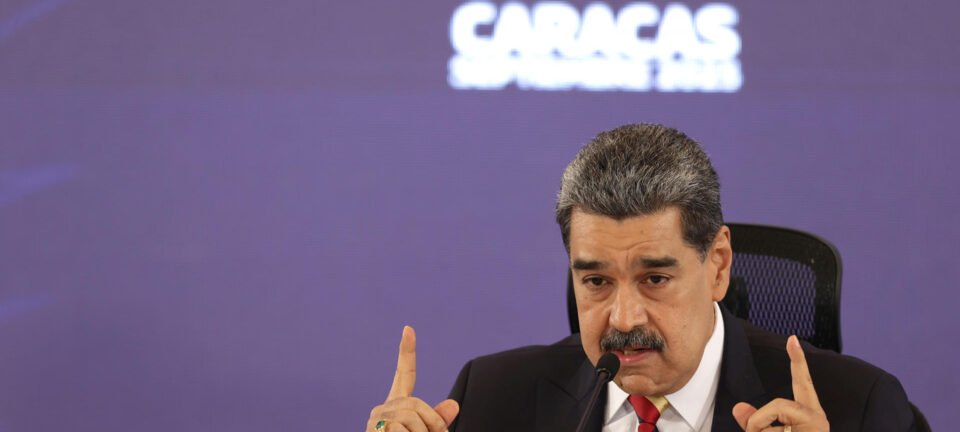 Maduro afirma manter diálogo “contínuo” com Moscou em meio a tensão com os EUA 2 ocrente 1762298381