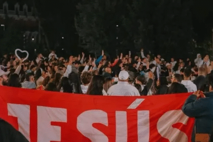 Lumen Fest reúne mais de mil jovens para evangelizar Madri no Halloween 14 ocrente 1762362151