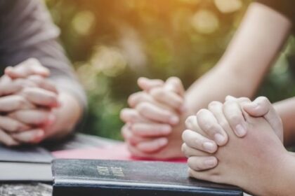 Jovens britânicos enxergam fé como escolha pessoal e buscam autenticidade, aponta estudo 18 ocrente 1762447714