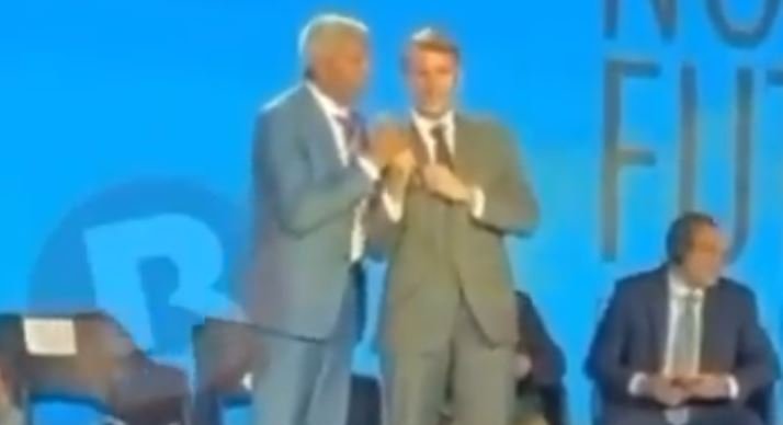 Falta de tradução faz governador da Bahia interromper discurso de Macron em Salvador 2 ocrente 1762457616