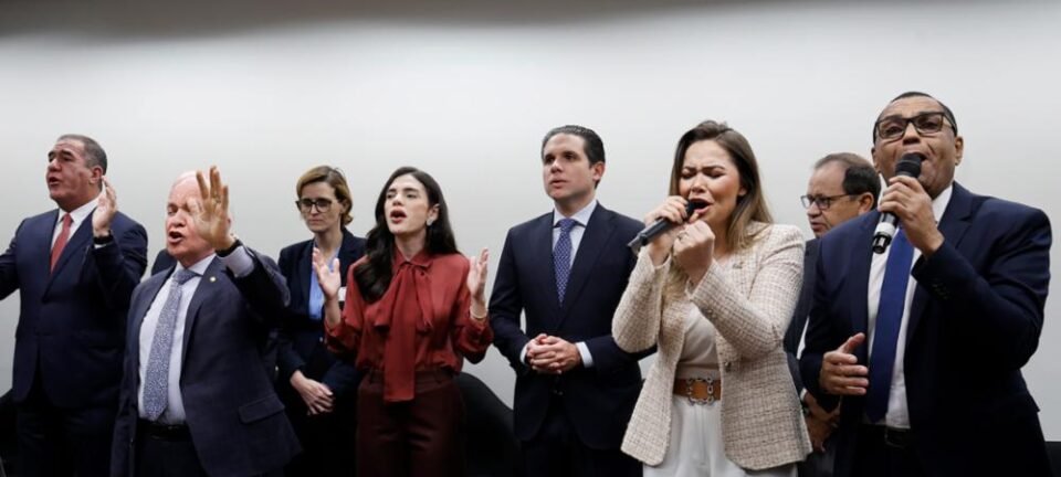 Bancada Cristã ganha urgência na Câmara e revoga resolução do Conanda sobre aborto 2 ocrente 1762495386