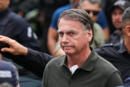 Defesa de Bolsonaro planeja pedir prisão domiciliar por motivos de saúde, semelhante à de Collor 2 ocrente 1762563771