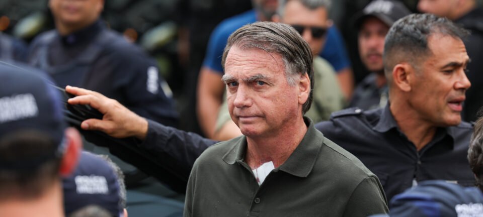 Defesa de Bolsonaro planeja pedir prisão domiciliar por motivos de saúde, semelhante à de Collor 2 ocrente 1762563771
