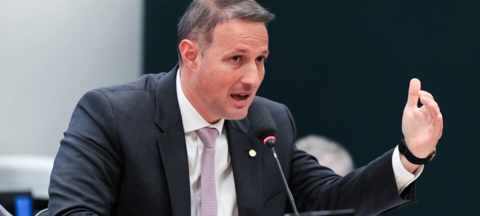Derrite amplia Lei Antiterrorismo e prevê até 40 anos de prisão para facções 2 ocrente 1762636644
