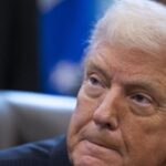E-mails citam que Trump tinha conhecimento do esquema sexual de Epstein, afirmam democratas 5 ocrente 1762969812