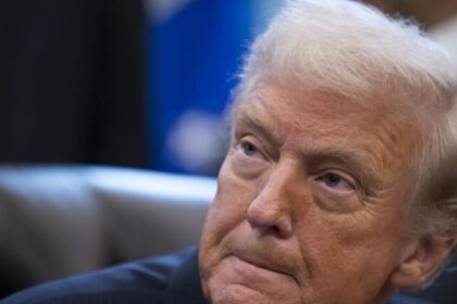 E-mails citam que Trump tinha conhecimento do esquema sexual de Epstein, afirmam democratas 16 ocrente 1762969812