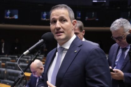 Sob pressão do Planalto, Câmara adia lei antifacção; Gonet é reconduzido à PGR em votação apertada 12 ocrente 1763007387
