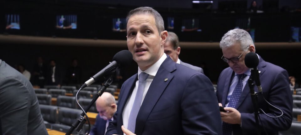 Sob pressão do Planalto, Câmara adia lei antifacção; Gonet é reconduzido à PGR em votação apertada 2 ocrente 1763007387