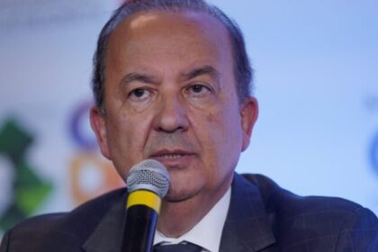 Jorginho Mello mantém vantagem para reeleição ao governo de Santa Catarina, aponta Neokemp 4 ocrente 1763039789