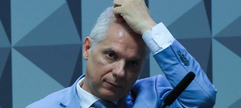 Ex-presidente do INSS teria recebido R$ 250 mil mensais para sustentar esquema de descontos, aponta PF 2 ocrente 1763075837