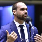 Moraes vota por receber denúncia contra Eduardo Bolsonaro por suposta coação ao STF 4 ocrente 1763132505