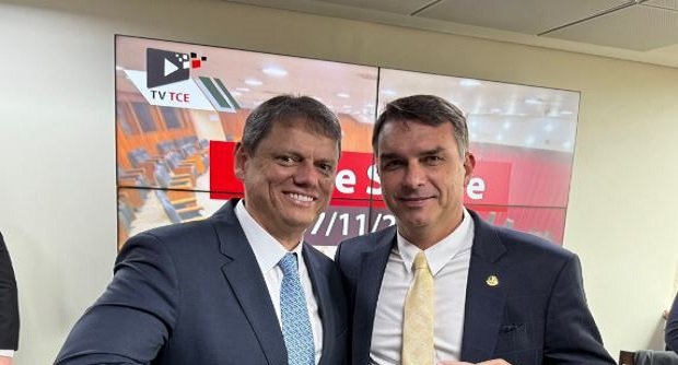 Flávio Bolsonaro põe nome na corrida de 2026 e balança articulação de Tarcísio 2 ocrente 1763211750
