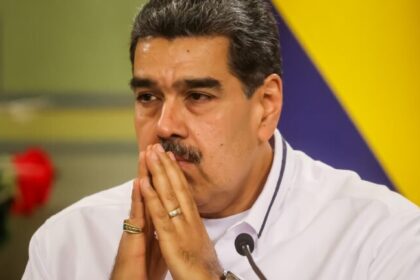 Maduro pede a cristãos dos EUA que “soem os sinos da paz” diante de possível ofensiva de Trump 8 ocrente 1763218905