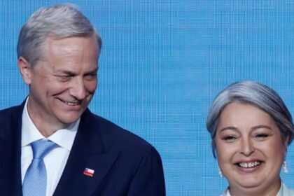 Jeannette Jara e José Antonio Kast avançam ao segundo turno da disputa presidencial chilena 6 ocrente 1763338600
