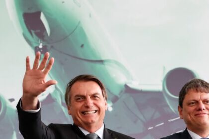 Movimentos reforçam Tarcísio de Freitas como nome de Bolsonaro à Presidência; Michelle surge para a vice 4 ocrente 1763340419