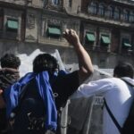 Jovens ocupam ruas do México contra violência e pedem renúncia de Claudia Sheinbaum 4 ocrente 1763442087