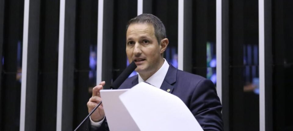 Derrite chama texto antifacção do governo de “fraco”, enquanto Gleisi aponta “lambança legislativa” 2 ocrente 1763520394