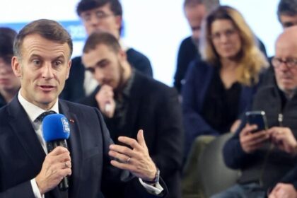 Macron sugere selo jornalístico para definir redes sociais confiáveis na França 4 ocrente 1763610396