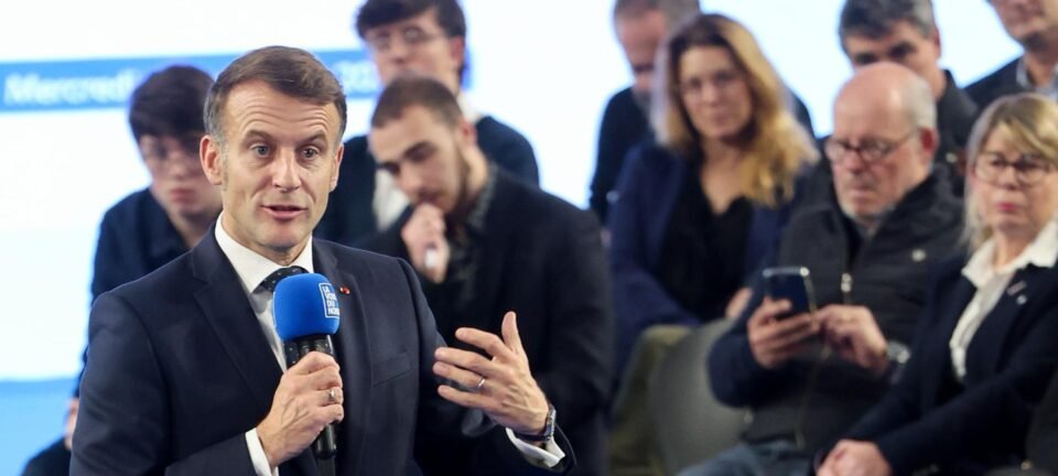 Macron sugere selo jornalístico para definir redes sociais confiáveis na França 2 ocrente 1763610396