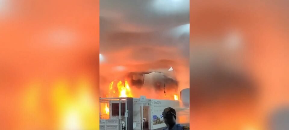 Incêndio em pavilhão da COP 30 gera críticas de parlamentares da oposição ao governo Lula 2 ocrente 1763683469