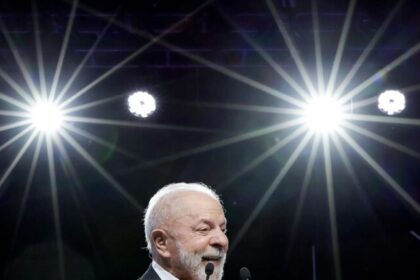 Lula comemora retirada de tarifa dos EUA e não cita incêndio na COP 30 8 ocrente 1763690141
