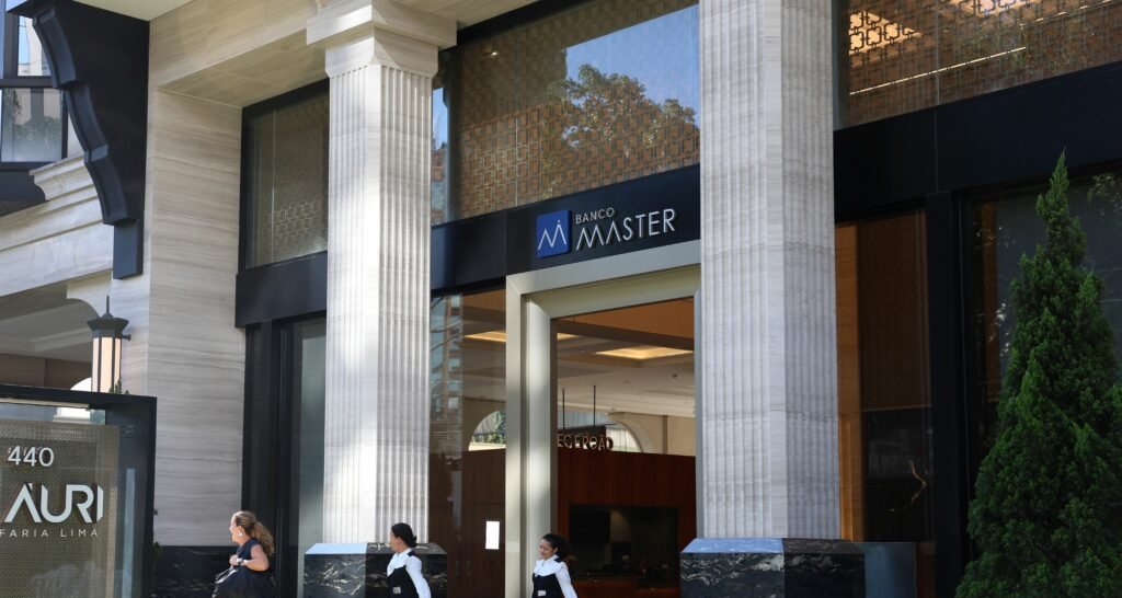Deputado questiona falhas de fiscalização após liquidação do Banco Master 2 ocrente 1763735671
