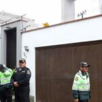 Justiça peruana decreta cinco meses de prisão para ex-premiê Betssy Chávez, abrigada na embaixada do México 4 ocrente 1763748260