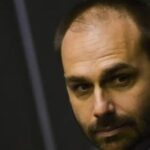 Eduardo Bolsonaro acusa Moraes de articular saída de Flávio da corrida presidencial de 2026 5 ocrente 1763919261