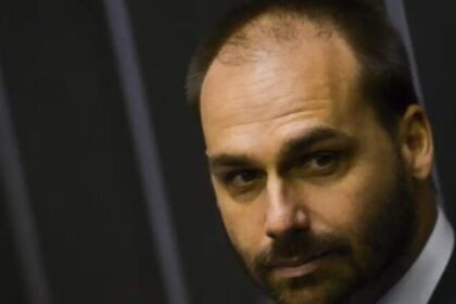 Eduardo Bolsonaro acusa Moraes de articular saída de Flávio da corrida presidencial de 2026 18 ocrente 1763919261