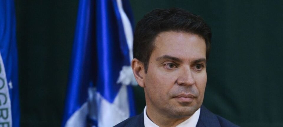 Esposa de Alexandre Ramagem revela saída do Brasil para proteger filhas após ordem de prisão do deputado 2 ocrente 1763922853