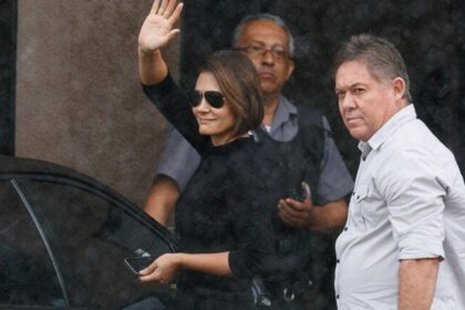 Michelle Bolsonaro visita ex-presidente detido na sede da PF em Brasília 14 ocrente 1763927348