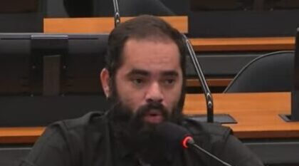 Evangélico que se define como comunista provoca tumulto em vigília pró-Bolsonaro 10 ocrente 1763955295