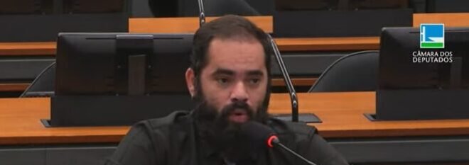 Evangélico que se define como comunista provoca tumulto em vigília pró-Bolsonaro 2 ocrente 1763955295