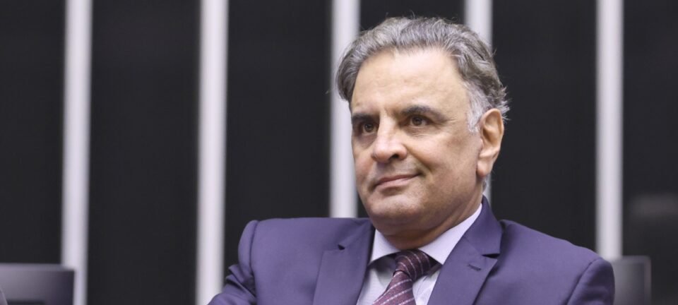 Aécio Neves assume PSDB e descarta apoio a Lula ou à família Bolsonaro em 2026 2 ocrente 1763995817