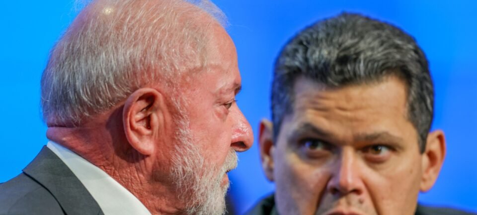 Alcolumbre pauta aposentadoria especial para agentes de saúde após indicação de Messias ao STF 2 ocrente 1763997599