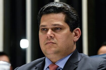 Alcolumbre promete sabatina de indicado ao STF “no momento oportuno” e evita citar Messias 14 ocrente 1764003956