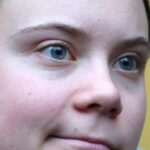Greta Thunberg é multada e proibida de entrar em Veneza após tingir canal de verde 5 ocrente 1764085803