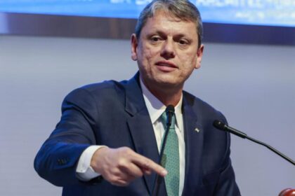 Tarcísio lamenta condenação definitiva de Bolsonaro e afirma confiar na inocência do ex-presidente 18 ocrente 1764119961