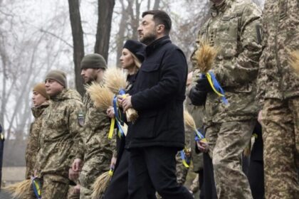 Zelensky pode viajar aos EUA nesta semana para concluir tratado de paz com a Rússia, afirma Kiev 18 ocrente 1764137245